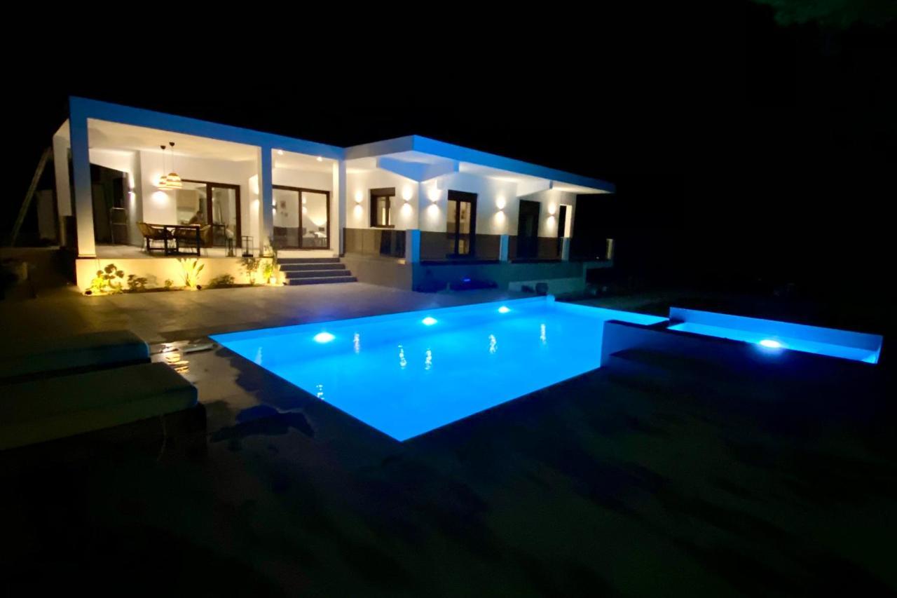 Luxury Villa Anemone With Private Pool Pastida Dış mekan fotoğraf